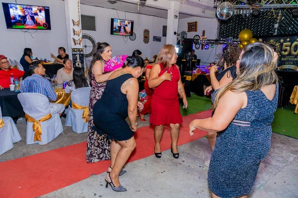 Fotografía de 50 Años Elyn
