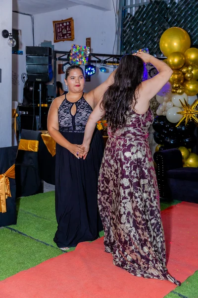Fotografía de 50 Años Elyn