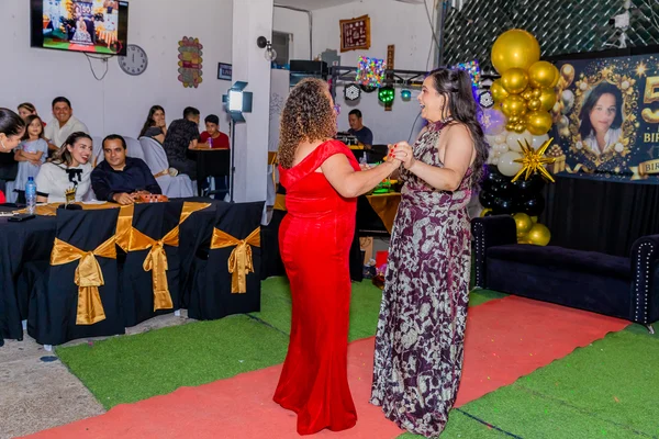 Fotografía de 50 Años Elyn
