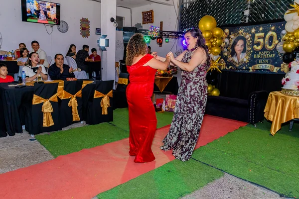 Fotografía de 50 Años Elyn