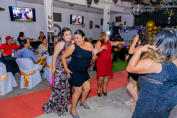 Fotografía de 50 Años Elyn